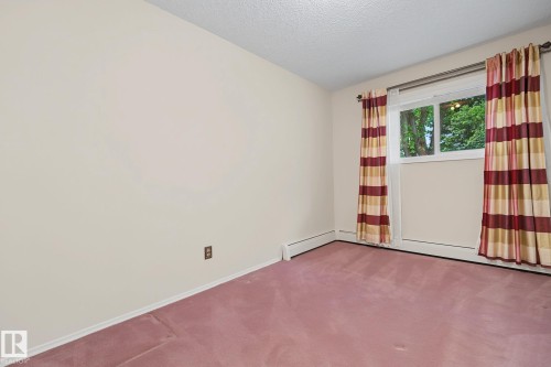 14703 65 Street Nw, Edmonton, AB - Indoor Photo Showing Other Room