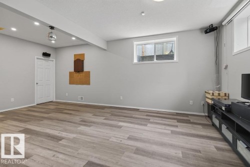 20431 57 Avenue Nw, Edmonton, AB - Indoor Photo Showing Other Room