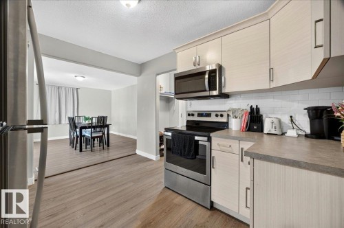 5325 46 Street, Vegreville, AB - Indoor Photo Showing Kitchen