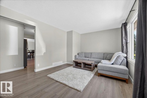 5325 46 Street, Vegreville, AB - Indoor Photo Showing Living Room