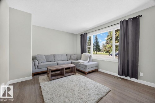 5325 46 Street, Vegreville, AB - Indoor Photo Showing Living Room