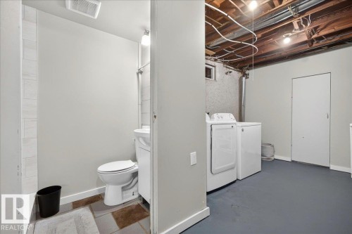 5325 46 Street, Vegreville, AB - Indoor Photo Showing Laundry Room