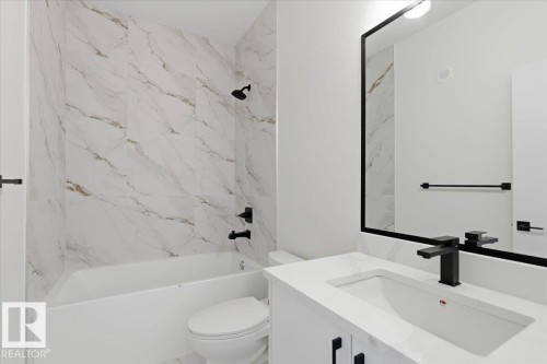 5221 47 Ave, Calmar, AB - Indoor Photo Showing Bathroom