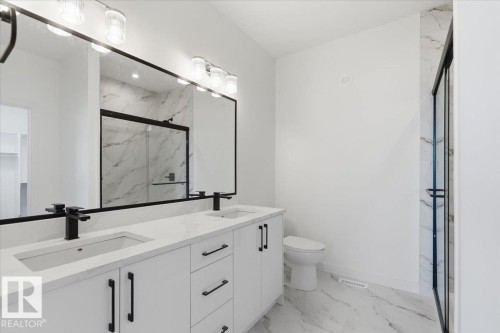 5221 47 Ave, Calmar, AB - Indoor Photo Showing Bathroom