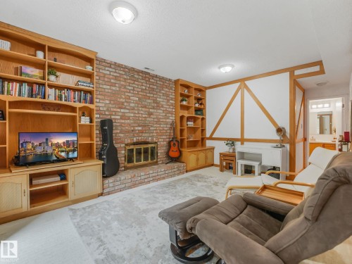 10 Whiteoak Place, St. Albert, AB - Indoor Photo Showing Living Room With Fireplace