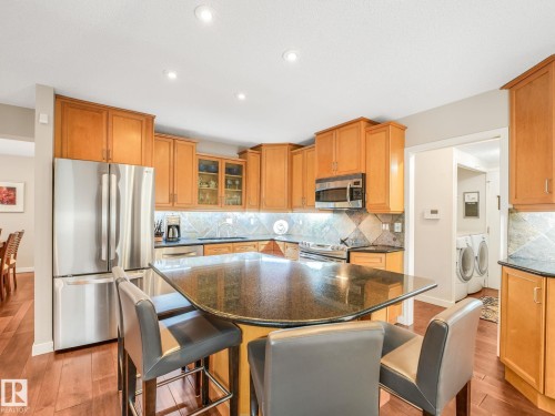 10 Whiteoak Place, St. Albert, AB - Indoor Photo Showing Kitchen