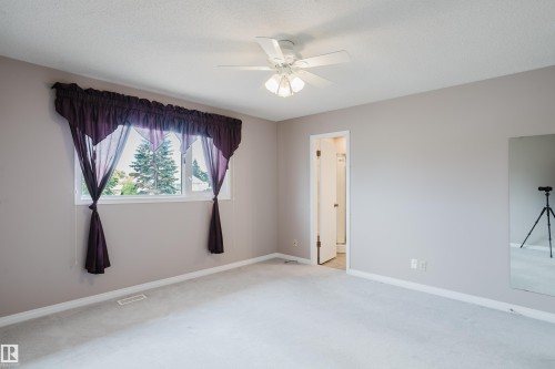 3936 72 Street Nw, Edmonton, AB - Indoor