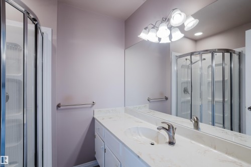 3936 72 Street Nw, Edmonton, AB - Indoor Photo Showing Bathroom