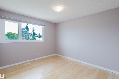 3936 72 Street Nw, Edmonton, AB - Indoor Photo Showing Other Room