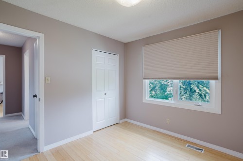 3936 72 Street Nw, Edmonton, AB - Indoor Photo Showing Other Room