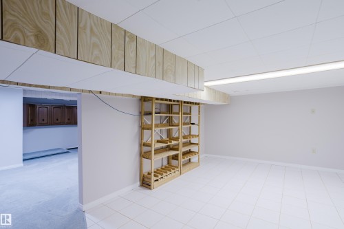 3936 72 Street Nw, Edmonton, AB - Indoor