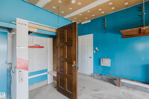 3936 72 Street Nw, Edmonton, AB - Indoor Photo Showing Other Room