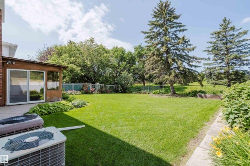 3936 72 Street Nw, Edmonton, AB - Outdoor