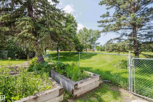3936 72 Street Nw, Edmonton, AB - Outdoor