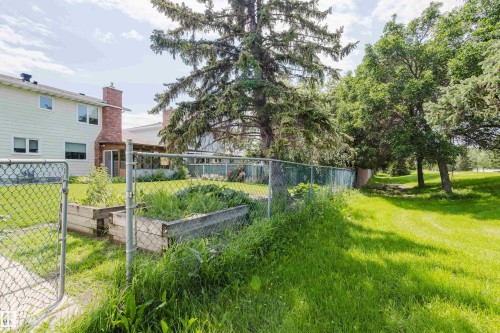 3936 72 Street Nw, Edmonton, AB - Outdoor