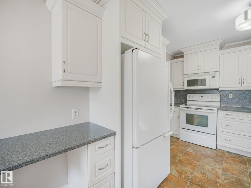 37 Sheridan Drive, St. Albert, AB - Indoor Photo Showing Kitchen