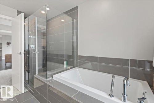 1200 10180 103 Street, Edmonton, AB - Indoor Photo Showing Bathroom