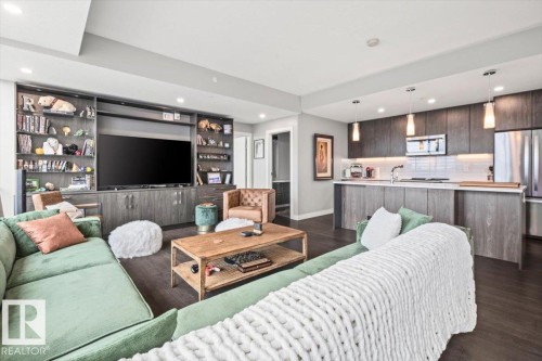 1200 10180 103 Street, Edmonton, AB - Indoor