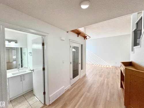 2908 44A Avenue Nw, Edmonton, AB - Indoor