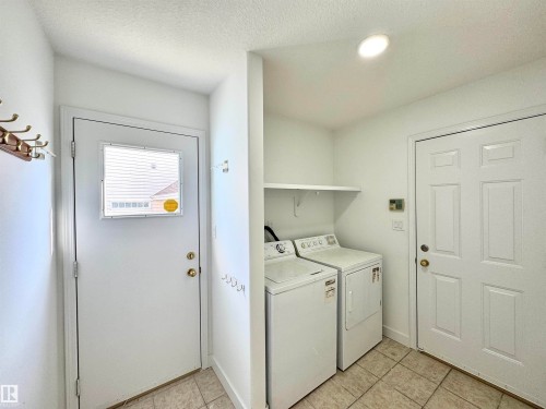 2908 44A Avenue Nw, Edmonton, AB - Indoor Photo Showing Laundry Room