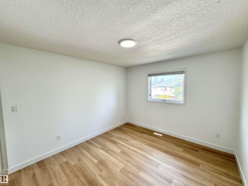 2908 44A Avenue Nw, Edmonton, AB - Indoor Photo Showing Other Room