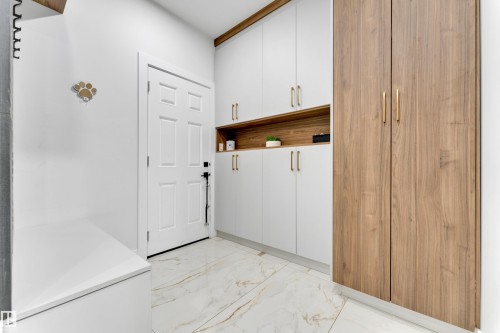 139 28 Street, Edmonton, AB - Indoor