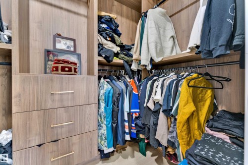 139 28 Street, Edmonton, AB - Indoor With Storage
