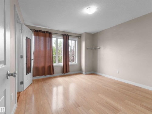 2512 Anderson Way Sw, Edmonton, AB - Indoor Photo Showing Other Room