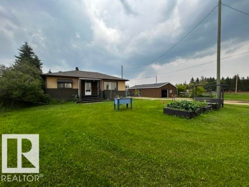 5004 52 Avenue, Chipman, AB - Outdoor