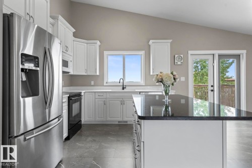 2908 Wayne Way, Cold Lake, AB - Indoor Photo Showing Kitchen