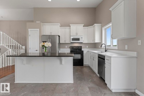 2908 Wayne Way, Cold Lake, AB - Indoor Photo Showing Kitchen With Upgraded Kitchen