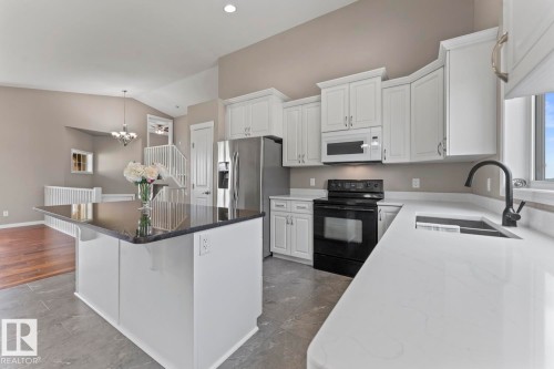 2908 Wayne Way, Cold Lake, AB - Indoor Photo Showing Kitchen With Double Sink With Upgraded Kitchen