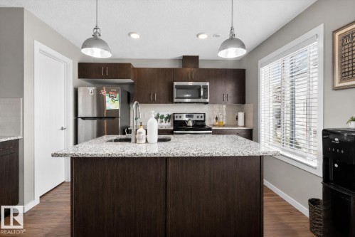 23 2215 24 Street, Edmonton, AB - Indoor Photo Showing Kitchen With Stainless Steel Kitchen With Upgraded Kitchen