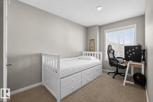 23 2215 24 Street, Edmonton, AB - Indoor Photo Showing Bedroom