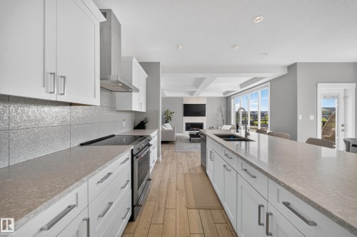 7640 179 Avenue Nw, Edmonton, AB - Indoor Photo Showing Kitchen With Double Sink With Upgraded Kitchen