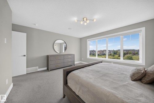 7640 179 Avenue Nw, Edmonton, AB - Indoor Photo Showing Bedroom