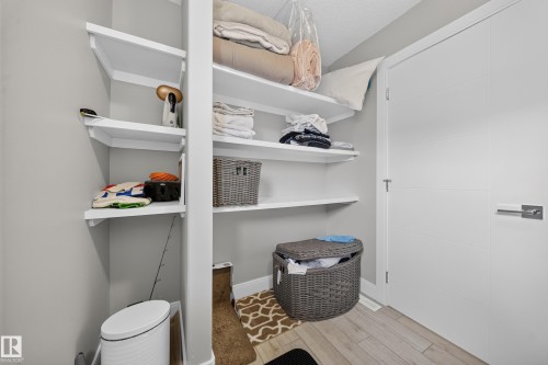 7640 179 Avenue Nw, Edmonton, AB - Indoor With Storage