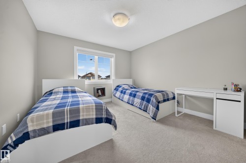 7640 179 Avenue Nw, Edmonton, AB - Indoor Photo Showing Bedroom