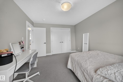 7640 179 Avenue Nw, Edmonton, AB - Indoor Photo Showing Bedroom