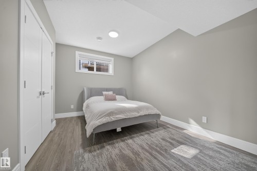7640 179 Avenue Nw, Edmonton, AB - Indoor Photo Showing Bedroom