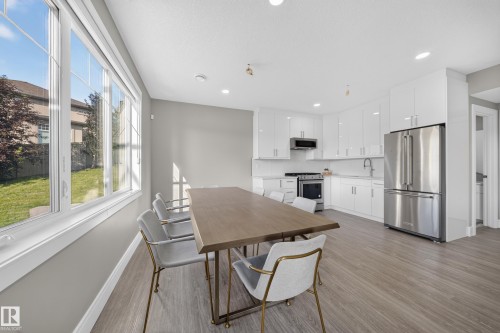 7640 179 Avenue Nw, Edmonton, AB - Indoor Photo Showing Kitchen With Stainless Steel Kitchen