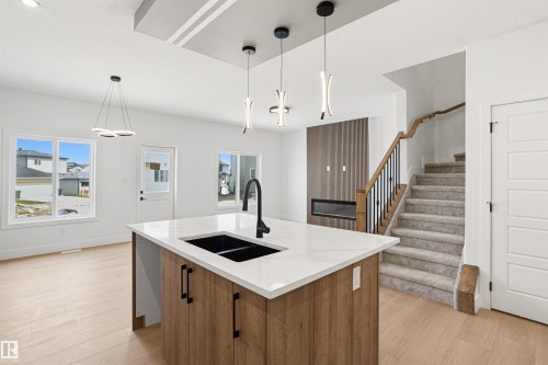 415 Munn Court, Leduc, AB - Indoor Photo Showing Kitchen With Double Sink With Upgraded Kitchen