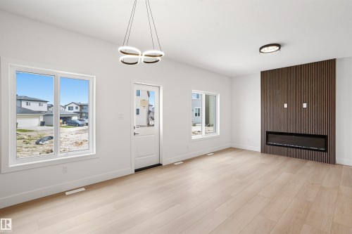 415 Munn Court, Leduc, AB - Indoor Photo Showing Other Room