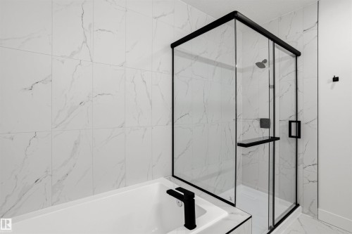415 Munn Court, Leduc, AB - Indoor Photo Showing Bathroom