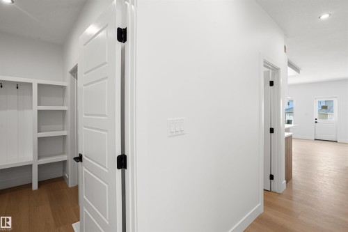 415 Munn Court, Leduc, AB - Indoor