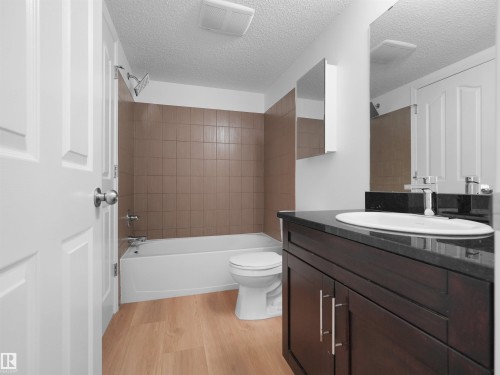 #405 534 Watt Bv Sw, Edmonton, AB - Indoor Photo Showing Bathroom