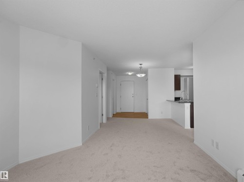 #405 534 Watt Bv Sw, Edmonton, AB - Indoor Photo Showing Other Room