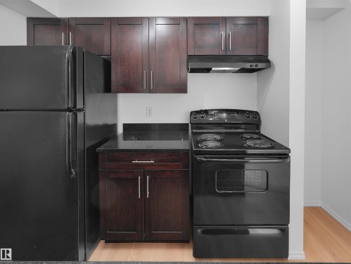 #405 534 Watt Bv Sw, Edmonton, AB - Indoor Photo Showing Kitchen