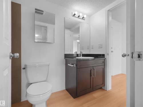 #405 534 Watt Bv Sw, Edmonton, AB - Indoor Photo Showing Bathroom
