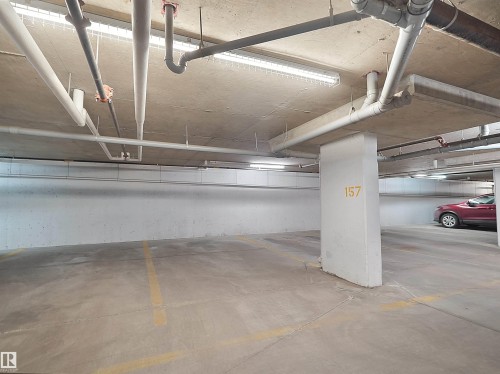 #405 534 Watt Bv Sw, Edmonton, AB - Indoor Photo Showing Garage